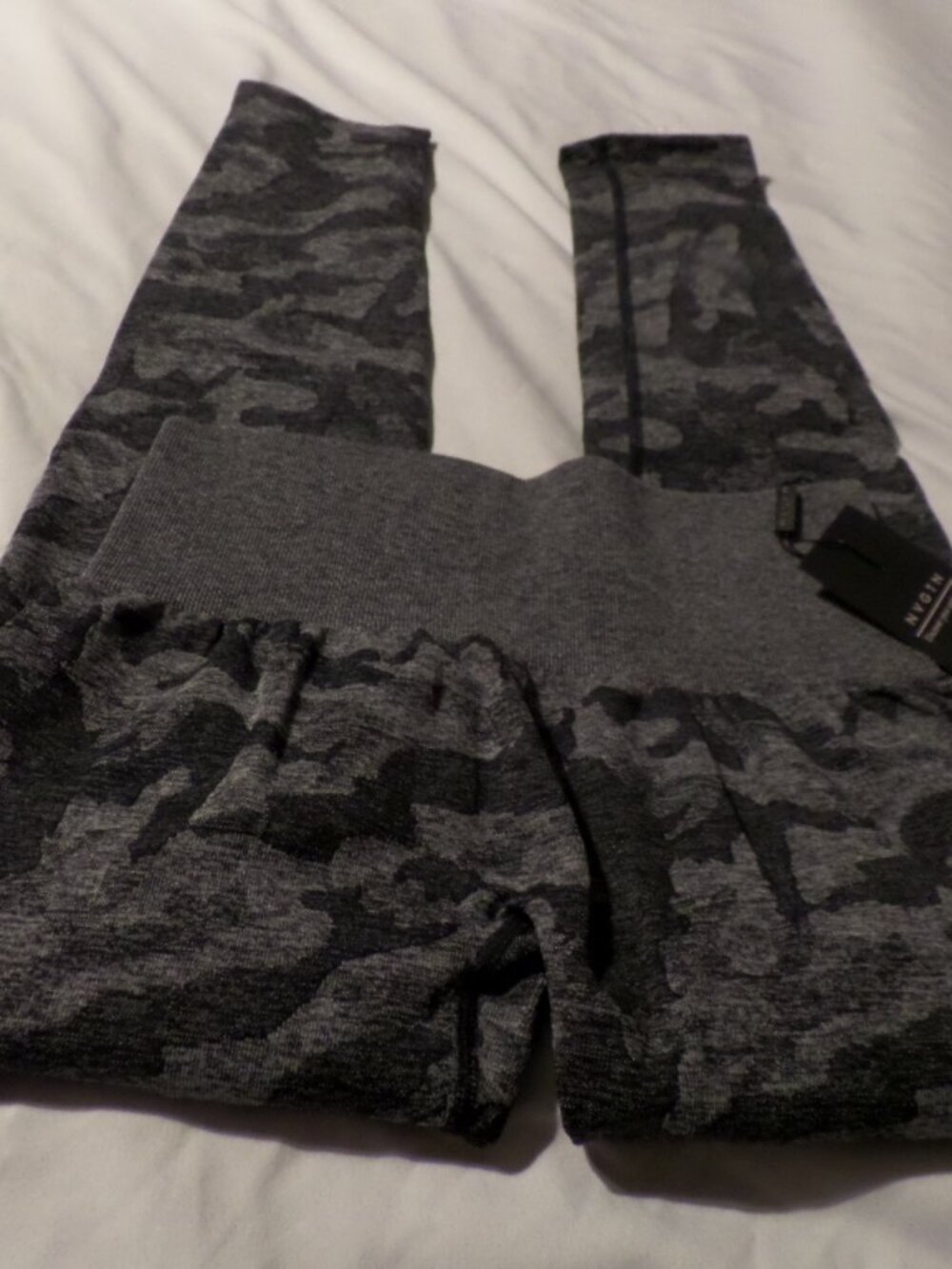 NVGTN Grey Cameo Cropped Seamless Leggings – NWT – Size M